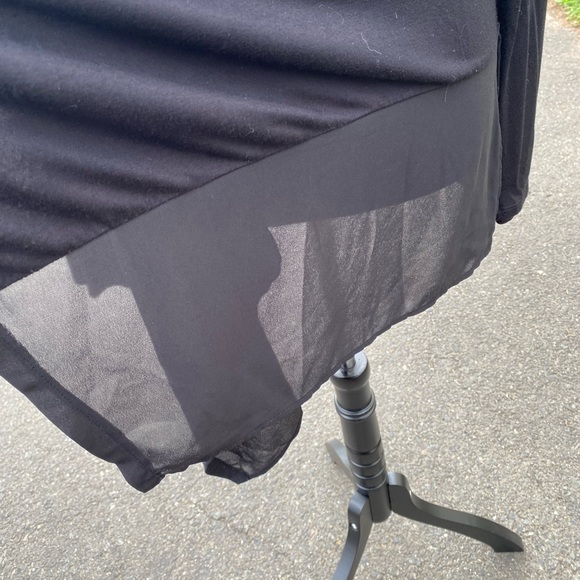 Beautiful Open Dress Cover - Picture 2 of 6